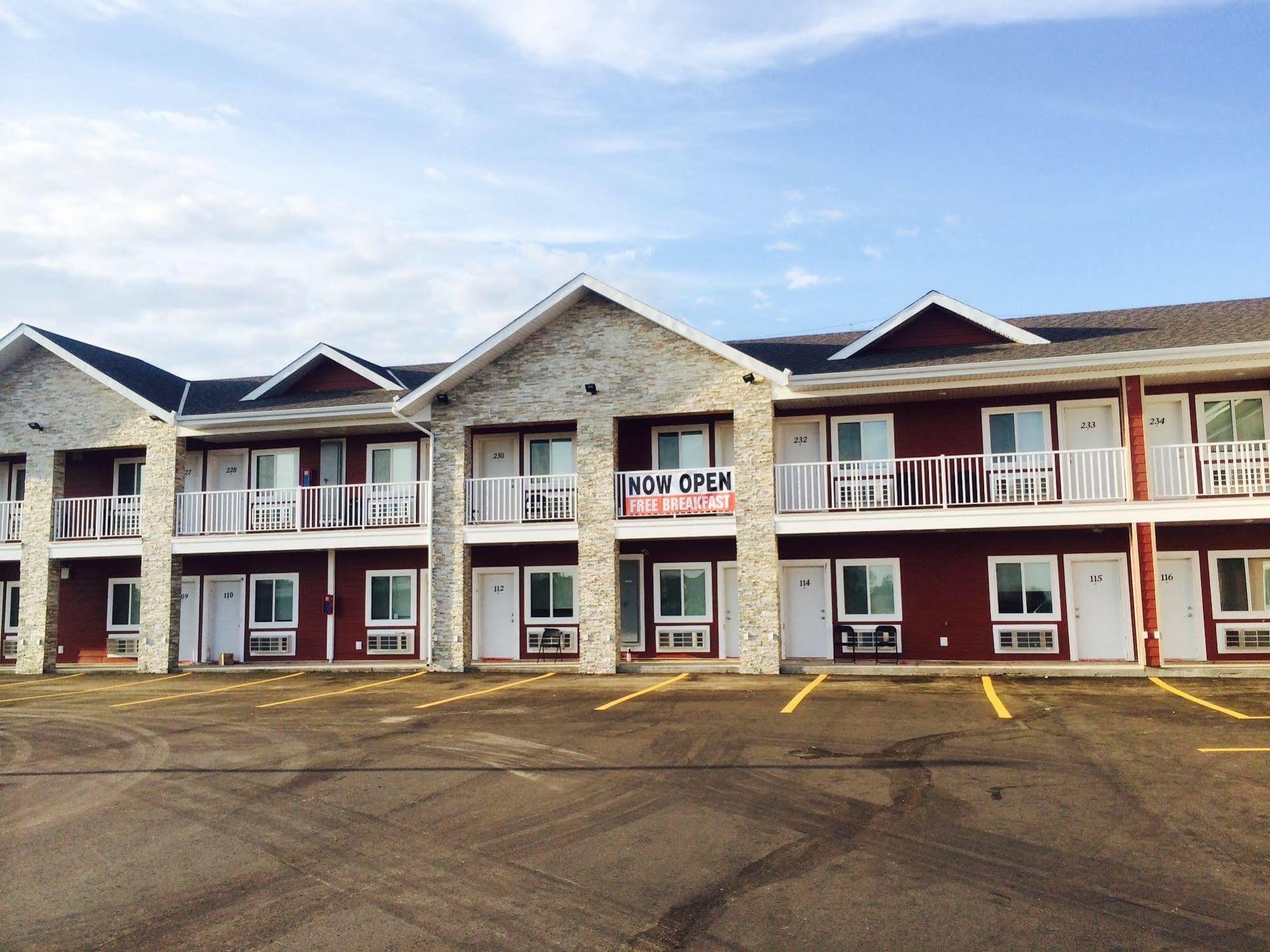Super 8 By Wyndham Watrous Motel Exterior photo