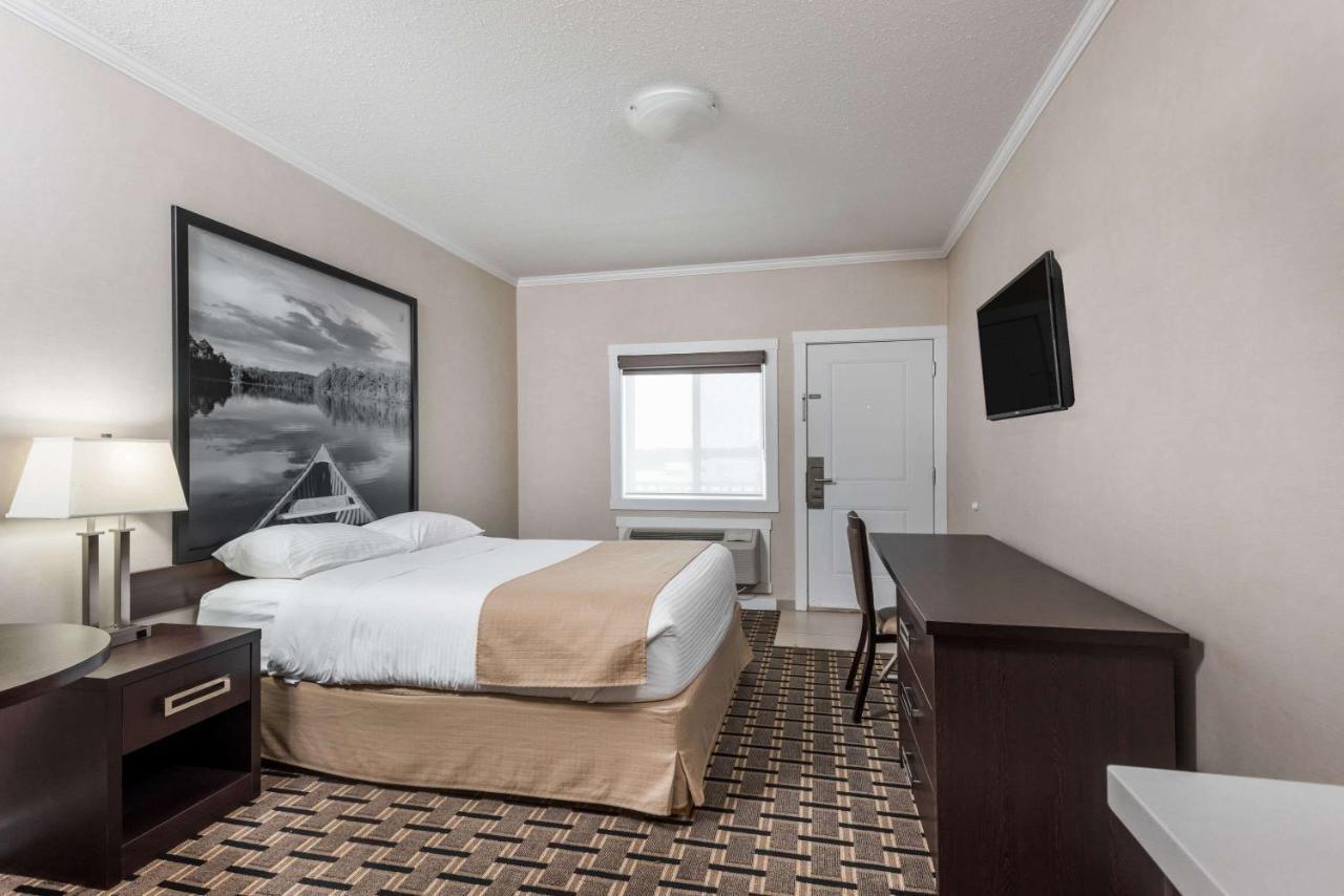 Super 8 By Wyndham Watrous Motel Exterior photo
